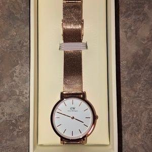 Daniel Wellington 32mm Woman's Watch